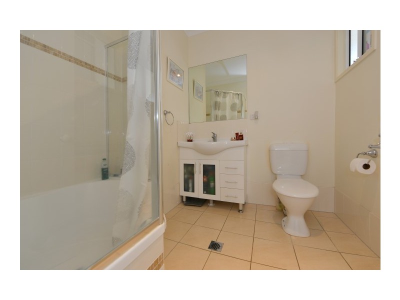 2b Agnes Street, Centenary Heights QLD 4350