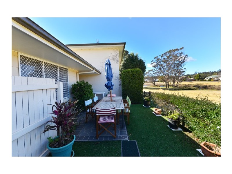 2b Agnes Street, Centenary Heights QLD 4350