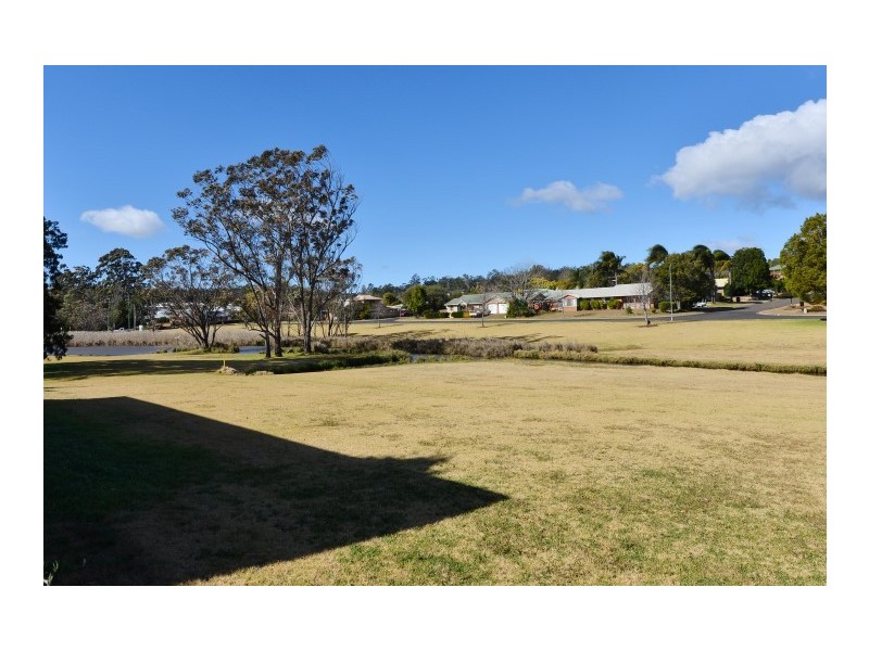 2b Agnes Street, Centenary Heights QLD 4350