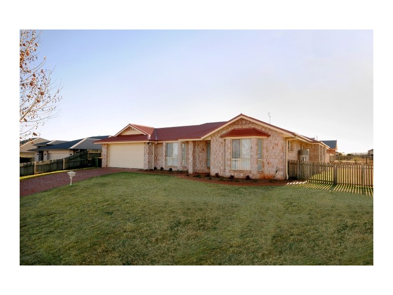 41 Nioka Drive, Highfields QLD 4352