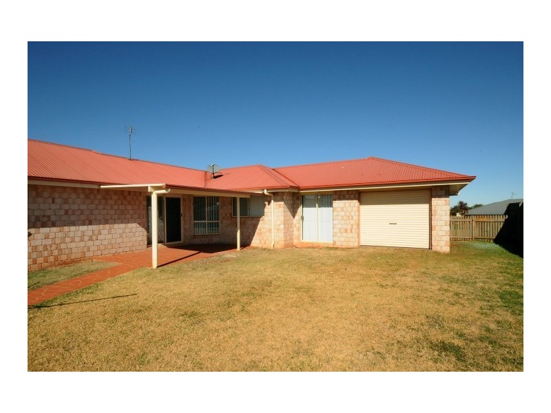 41 Nioka Drive, Highfields QLD 4352