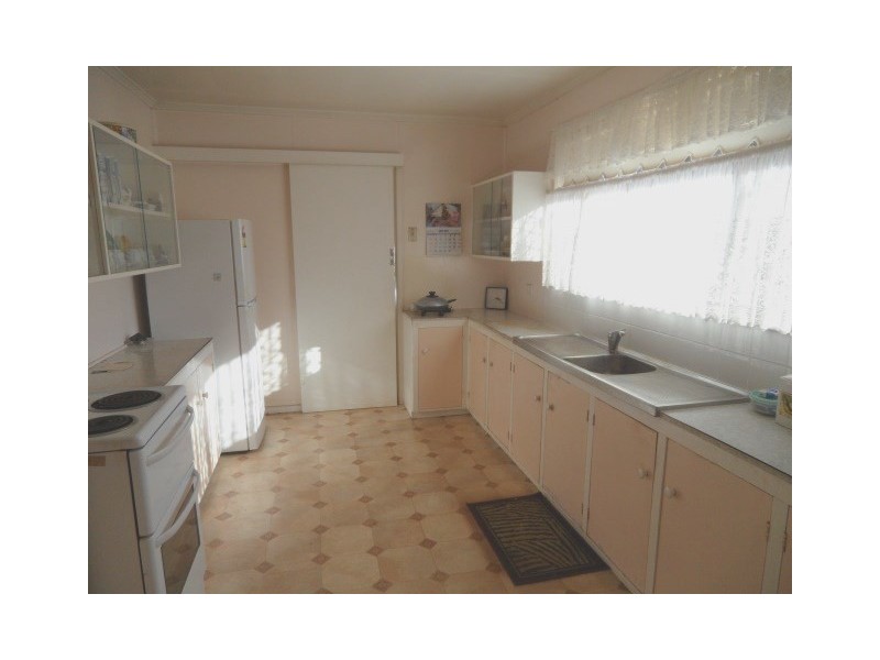 11 Catto Street, Centenary Heights QLD 4350