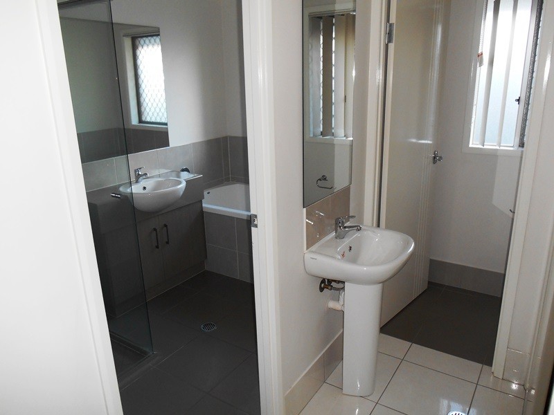 10 Cuttaburra Cresent, Glenvale QLD 4350