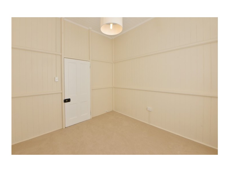 159 West Street, Newtown QLD 4350