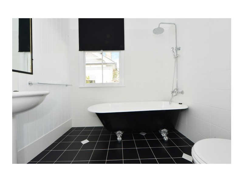 159 West Street, Newtown QLD 4350