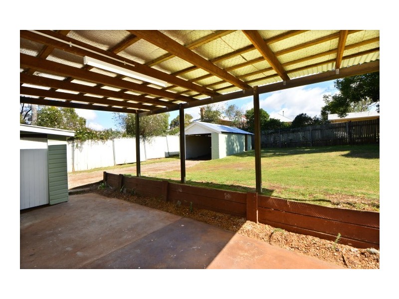 159 West Street, Newtown QLD 4350