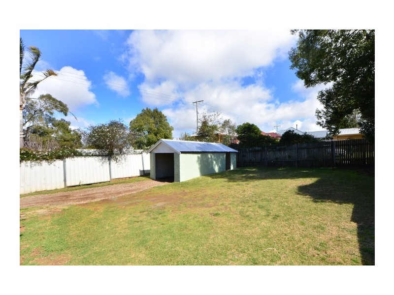 159 West Street, Newtown QLD 4350