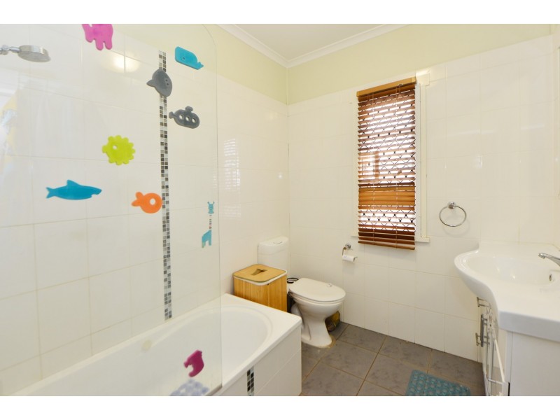 2 Underwood Crescent, Harristown QLD 4350