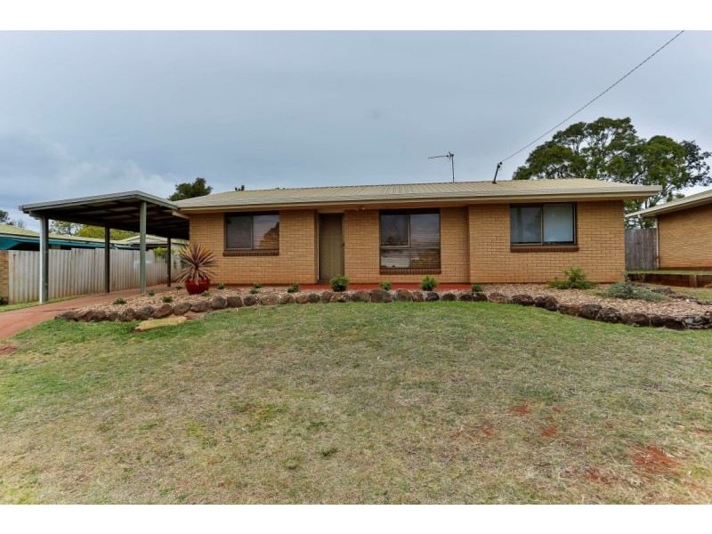40 Champagne Crescent, Wilsonton Heights QLD 4350