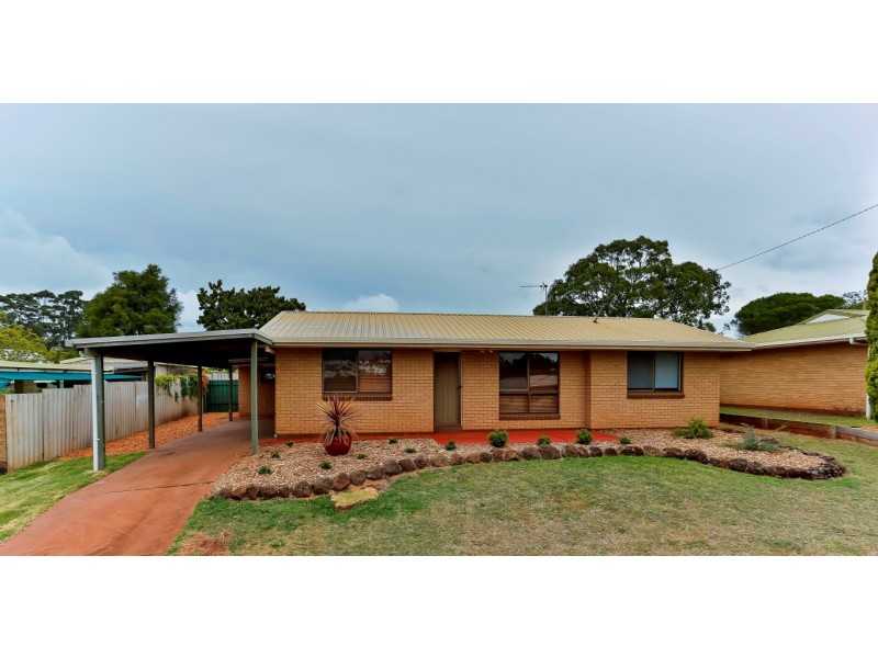 40 Champagne Crescent, Wilsonton Heights QLD 4350