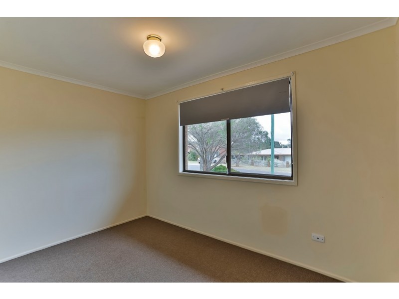 40 Champagne Crescent, Wilsonton Heights QLD 4350