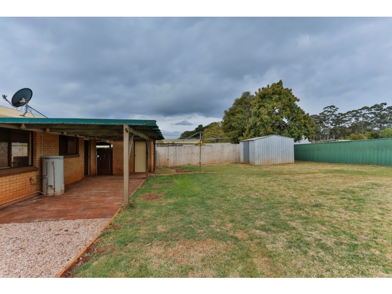 40 Champagne Crescent, Wilsonton Heights QLD 4350