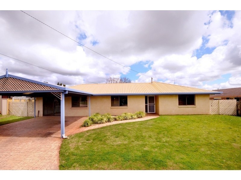 3 Gail Court, Darling Heights QLD 4350