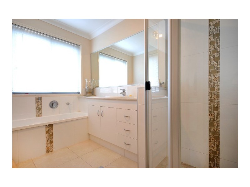 15 Pelling Court, Westbrook QLD 4350