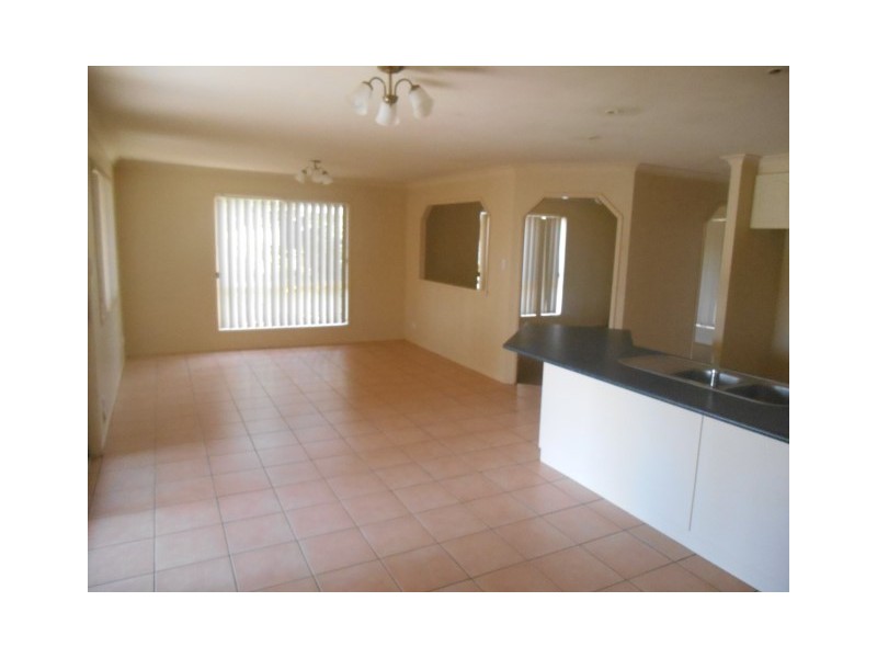 525 Hume Street, Kearneys Spring QLD 4350