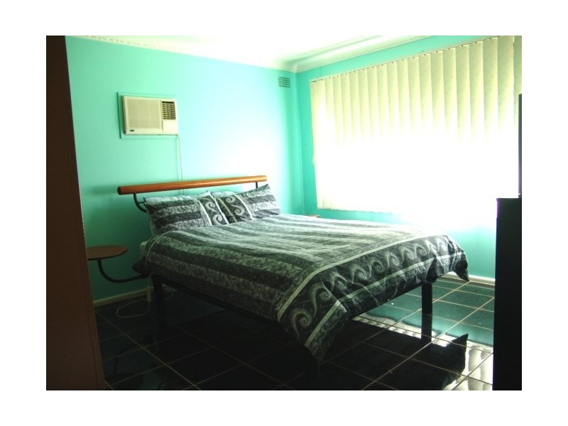 Fairfield West NSW 2165