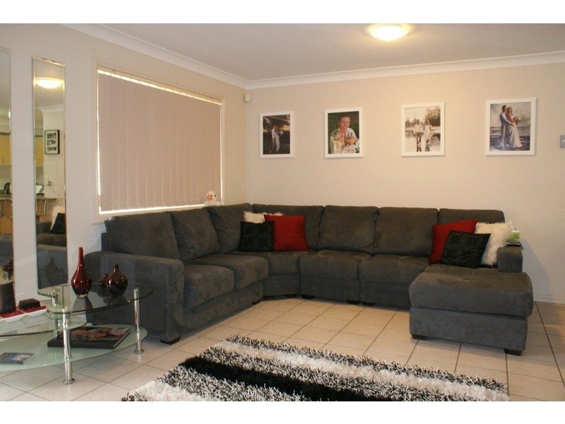 West Hoxton NSW 2171