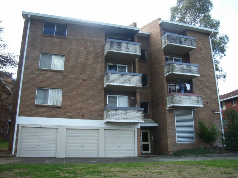 3/17 Santley Cres, Kingswood NSW 2340