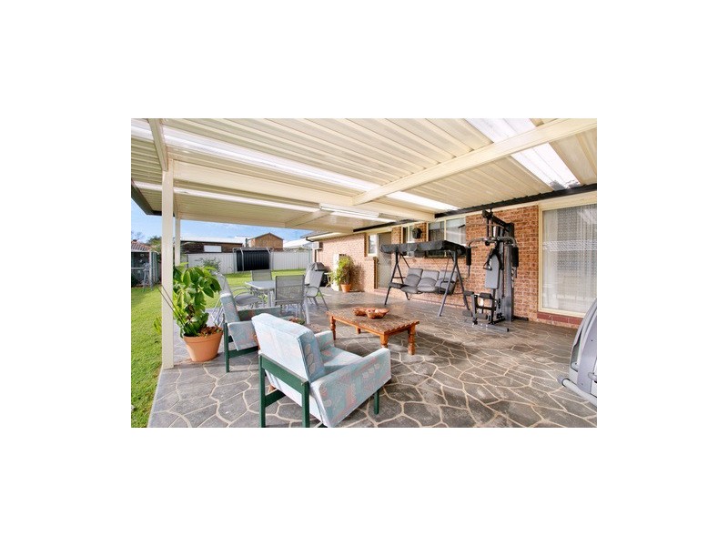 8 Harriett Close, Glenmore Park NSW 2745