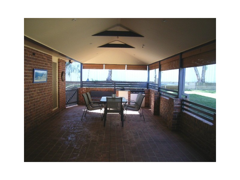 2 Maser St, Cranebrook NSW 2749