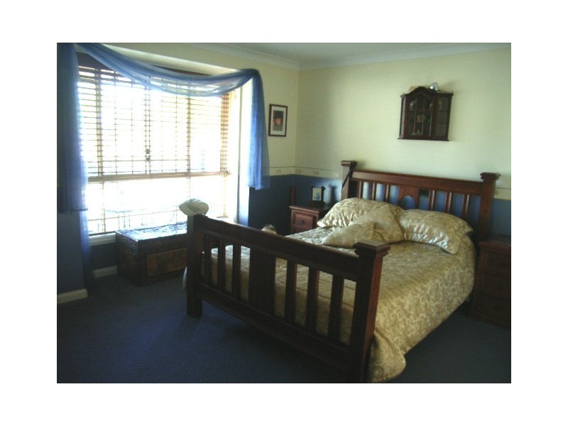 2 Maser St, Cranebrook NSW 2749