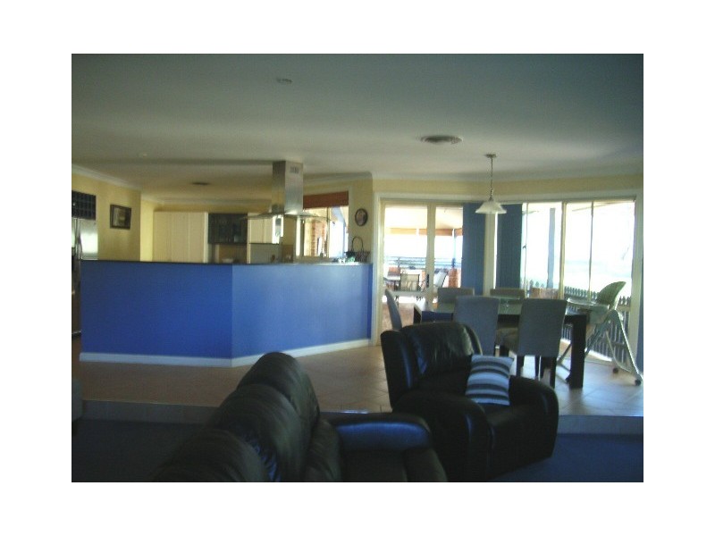 2 Maser St, Cranebrook NSW 2749