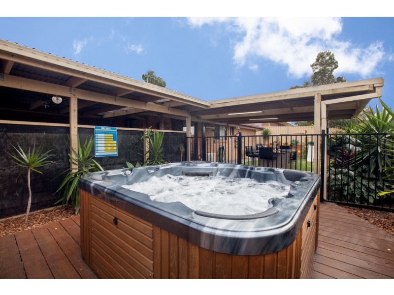 1/3 Orkney Place, Labrador QLD 4215