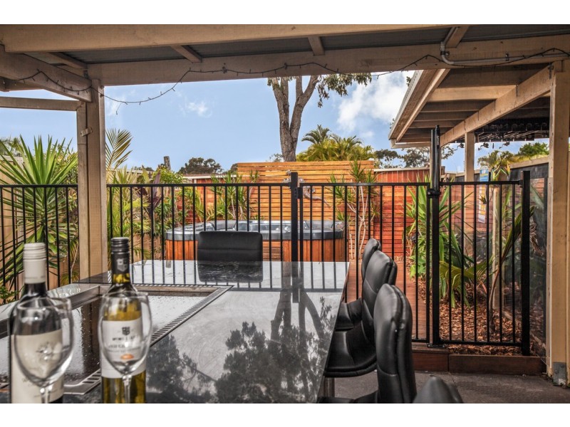 1/3 Orkney Place, Labrador QLD 4215