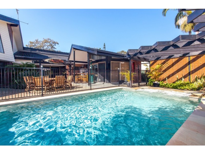 111 Alison Road, Carrara QLD 4211