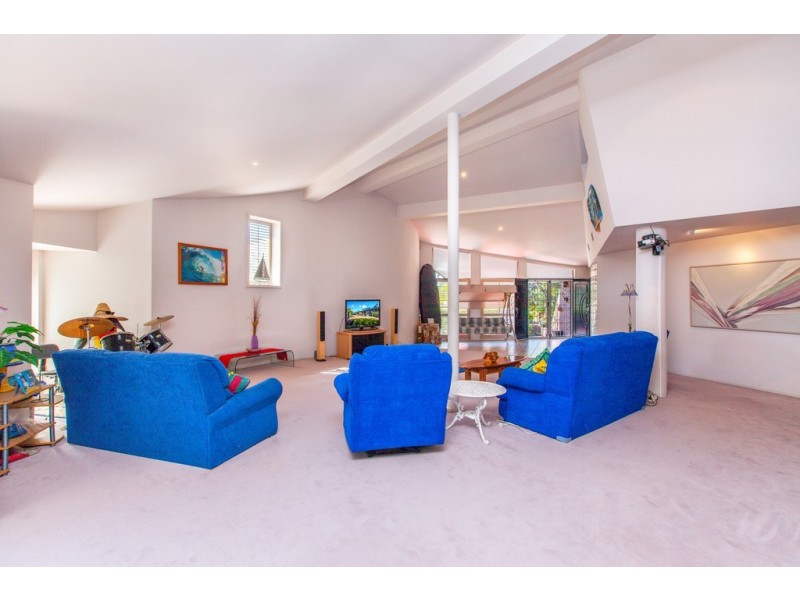 111 Alison Road, Carrara QLD 4211