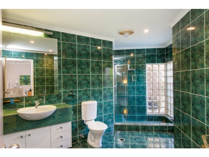 111 Alison Road, Carrara QLD 4211