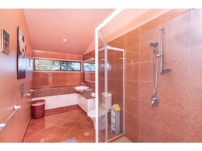 111 Alison Road, Carrara QLD 4211