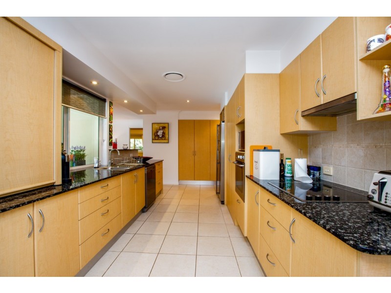 20 Buccaneer Court, Paradise Waters QLD 4217
