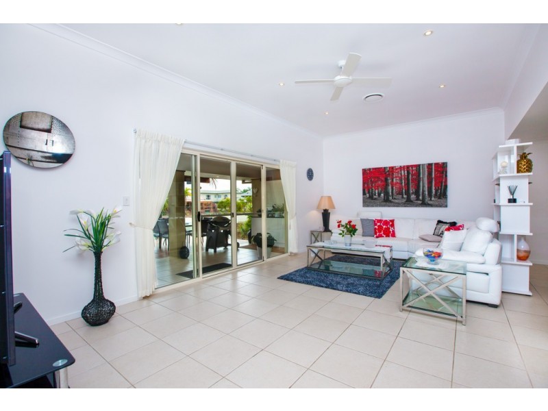 20 Buccaneer Court, Paradise Waters QLD 4217
