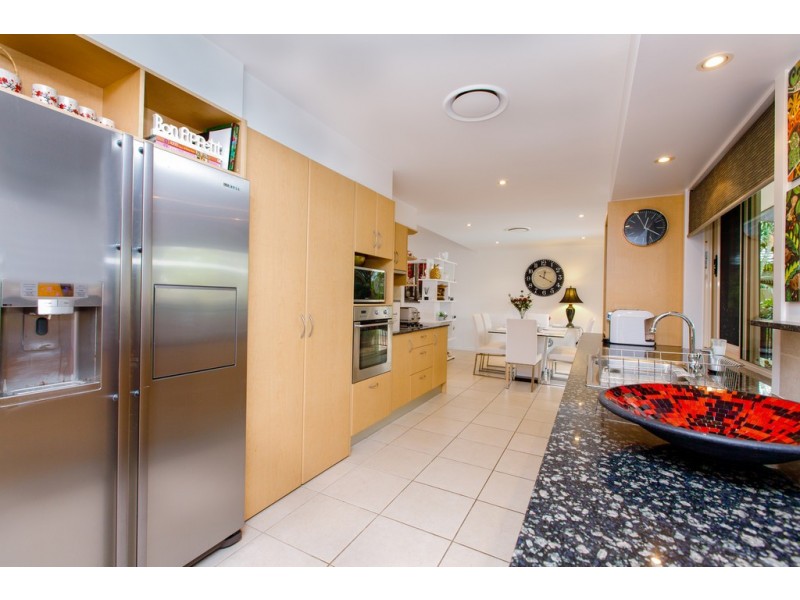 20 Buccaneer Court, Paradise Waters QLD 4217