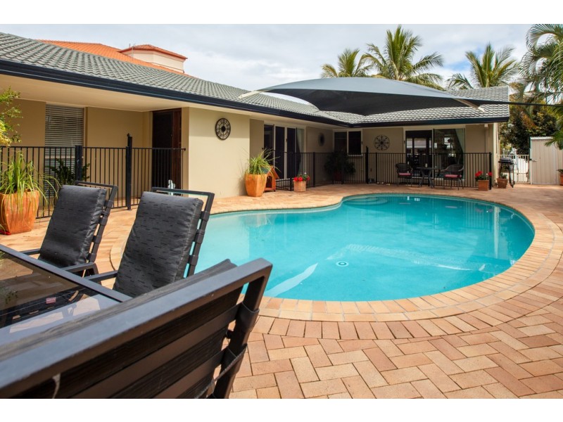 20 Buccaneer Court, Paradise Waters QLD 4217