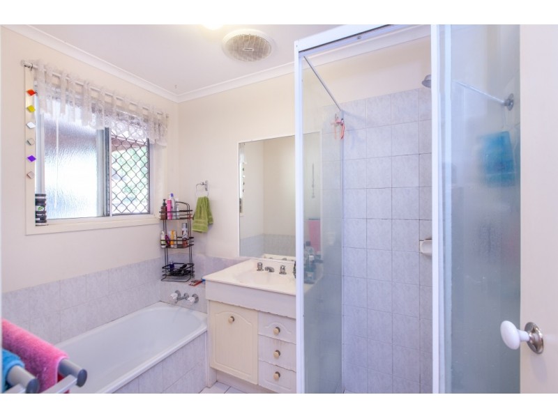 18 Dawnann Court, Carrara QLD 4211
