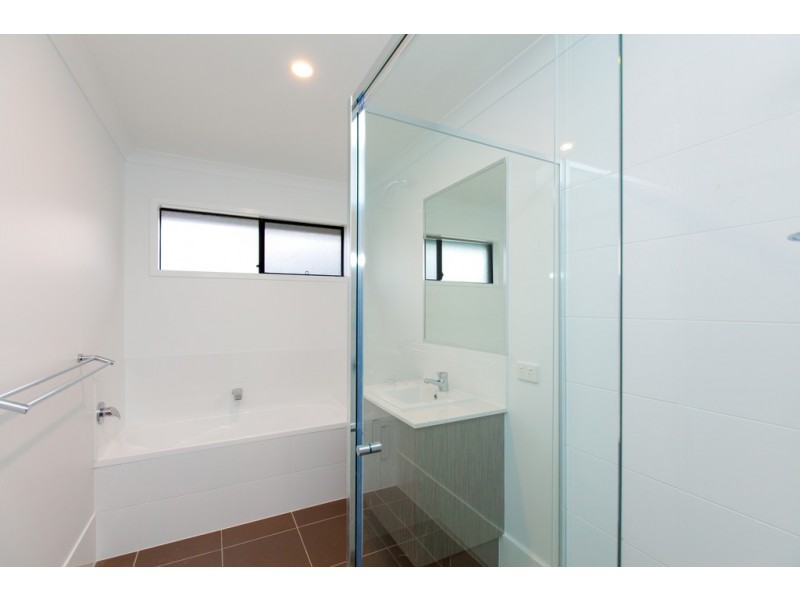 1/11 Bass Court, Oxenford QLD 4210