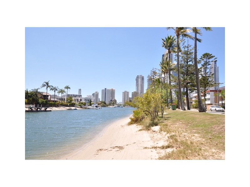 8/11 Watson Esplanade, Surfers Paradise QLD 4217