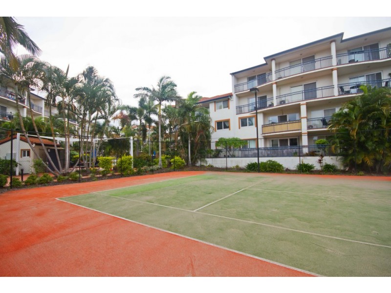 11/148-156 Marine Parade, Southport QLD 4215