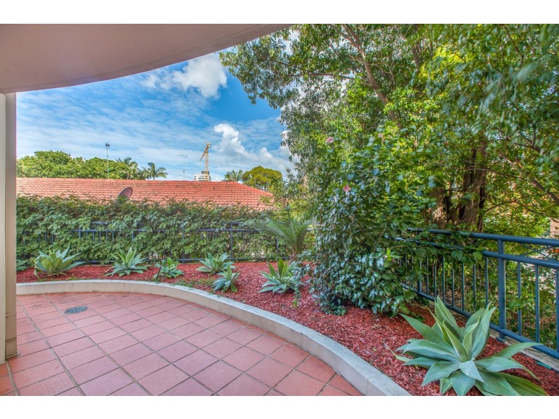 11/148-156 Marine Parade, Southport QLD 4215