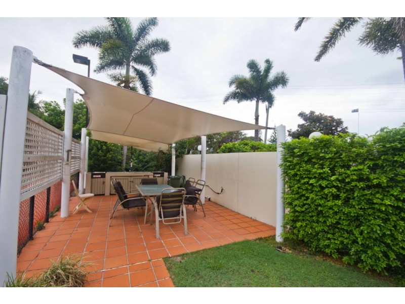 11/148-156 Marine Parade, Southport QLD 4215
