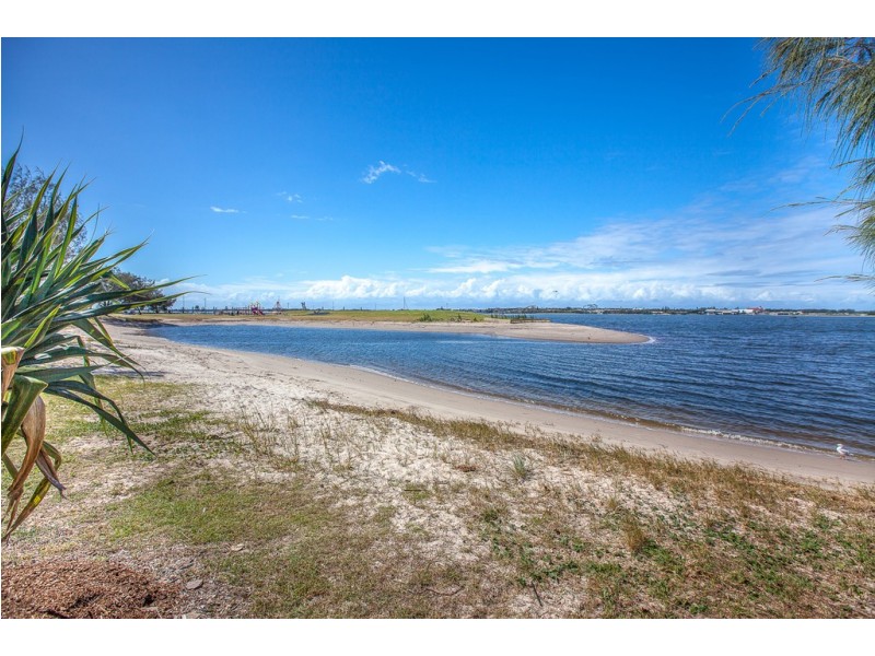 11/148-156 Marine Parade, Southport QLD 4215