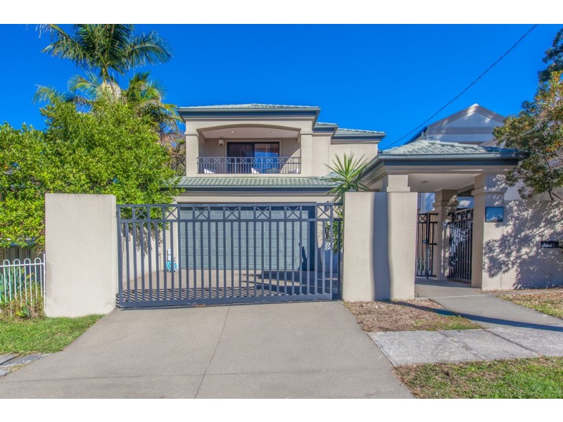 10 Meron Street, Southport QLD 4215