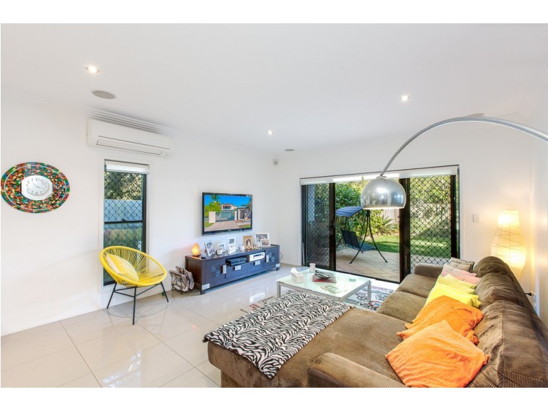 10 Meron Street, Southport QLD 4215