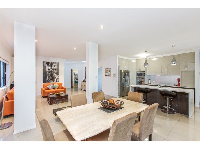 10 Meron Street, Southport QLD 4215