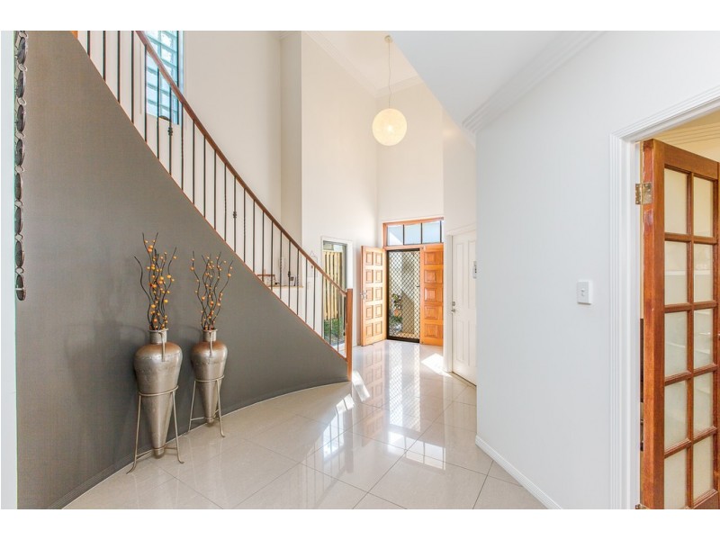 10 Meron Street, Southport QLD 4215