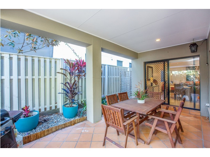 10 Meron Street, Southport QLD 4215