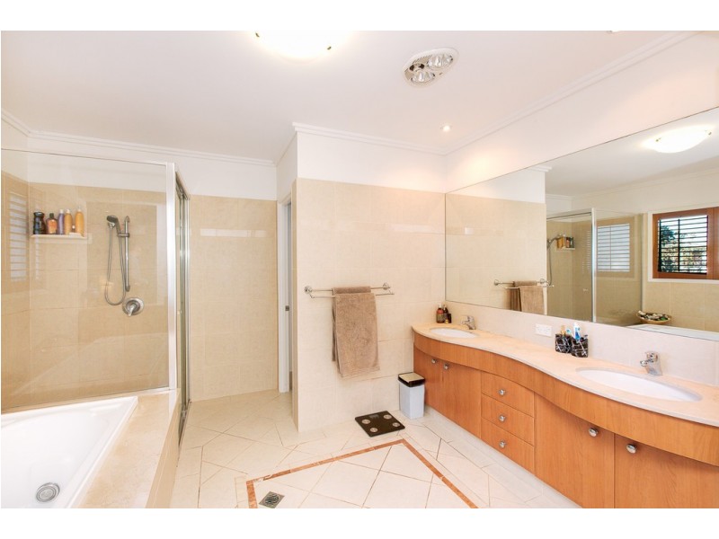 10 Meron Street, Southport QLD 4215