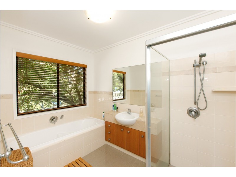 10 Meron Street, Southport QLD 4215